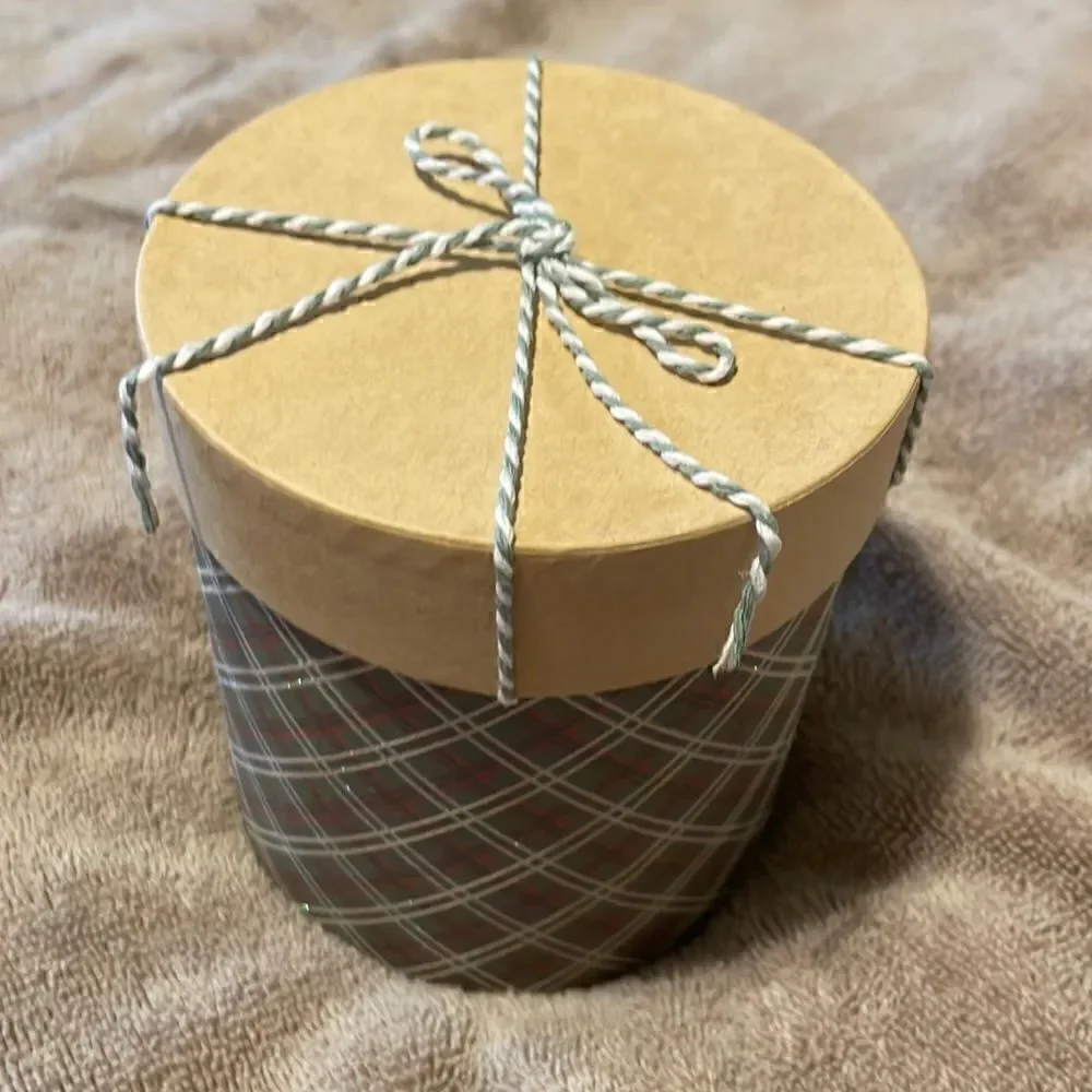PartyLite tealights and candle holder gift boxed - Picture 3 of 3